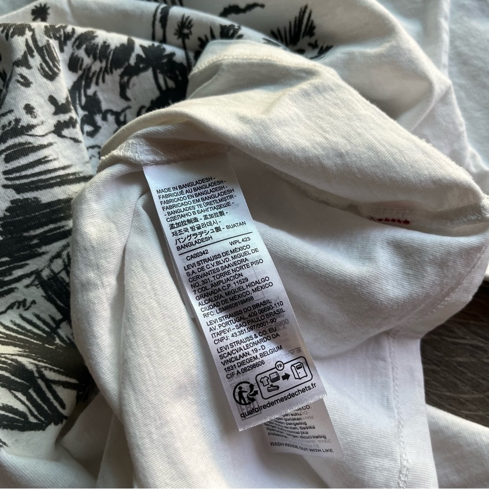 Levi’s One With Nature T-Shirt - Picture 9 of 17